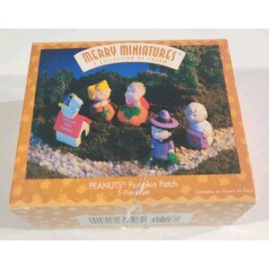 Hallmark 1996 Peanuts Halloween Pumpkin Patch Merry Miniatures Snoopy 5pc/set